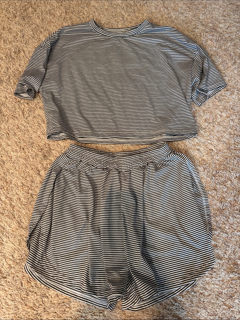 Striped Short Sleeve Pajama Set - Black & White